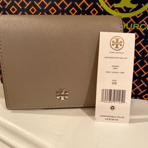 Tory Burch Emerson Wallet nwt